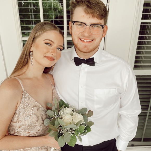 Meet your Posher, Claire - Picture 1 of 1